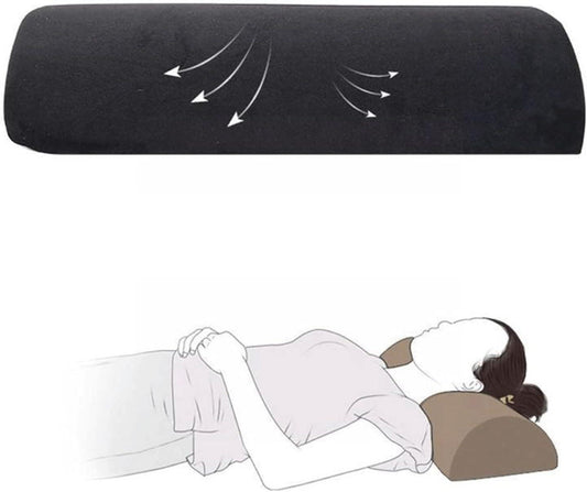 Coussin demi-lune noir et illustration d'un usage près de la nuque