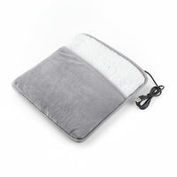 Chauffe-pieds USB gris, ouverture en doublure sherpa blanche et câble USB, sur fond blanc