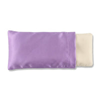 Coussin pour les yeux à la lavande, housse en satin lavande et sachet intérieur, sur fond blanc