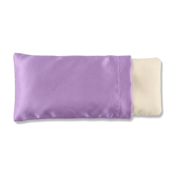 Coussin pour les yeux à la lavande, housse en satin lavande et sachet intérieur, sur fond blanc