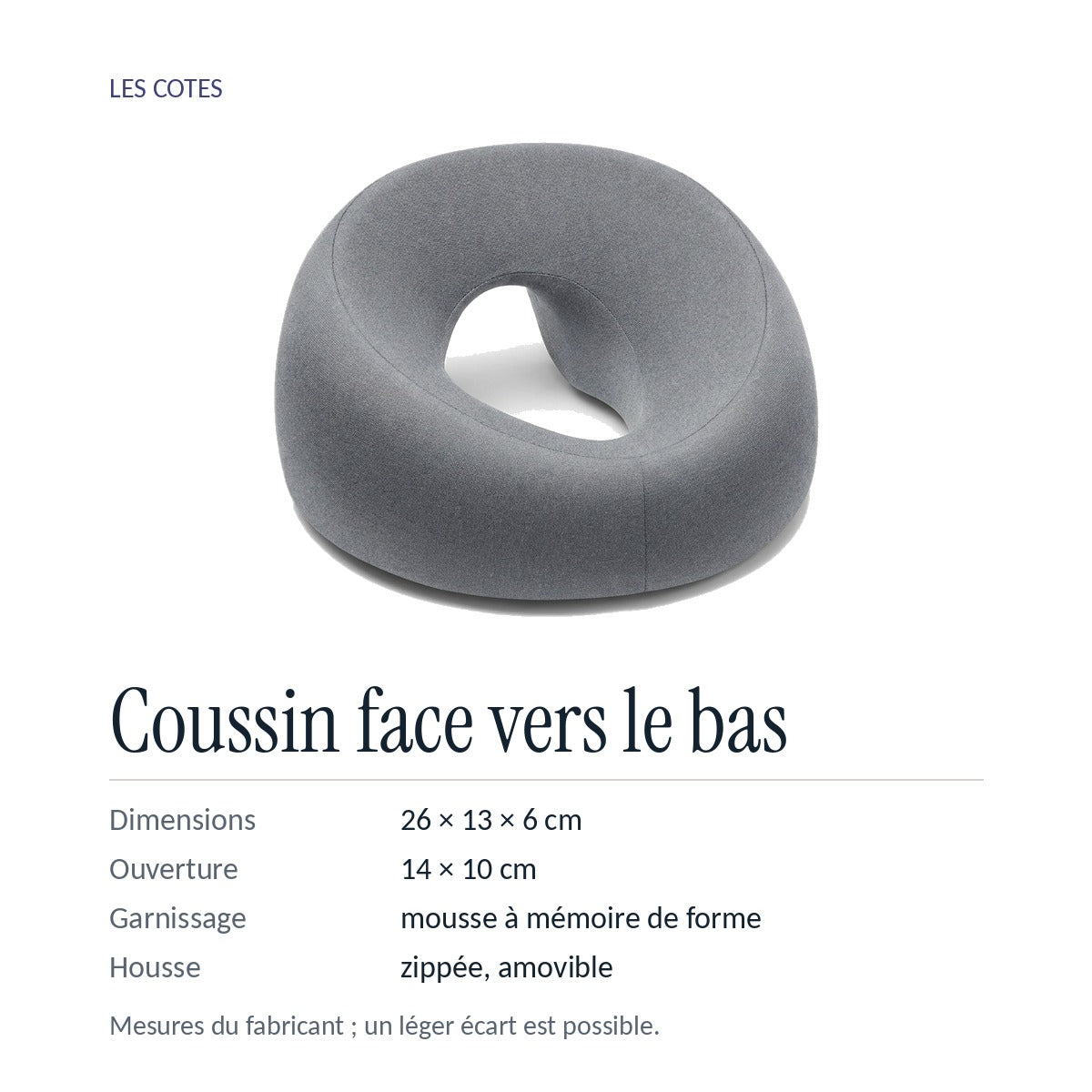 Les cotes : 26 × 13 × 6 cm, ouverture de 14 × 10 cm, housse zippée