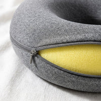 Détail : housse zippée ouverte sur la mousse à mémoire de forme