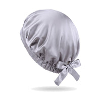 Coloris argent : bonnet de nuit en soie de mûrier sur fond blanc
