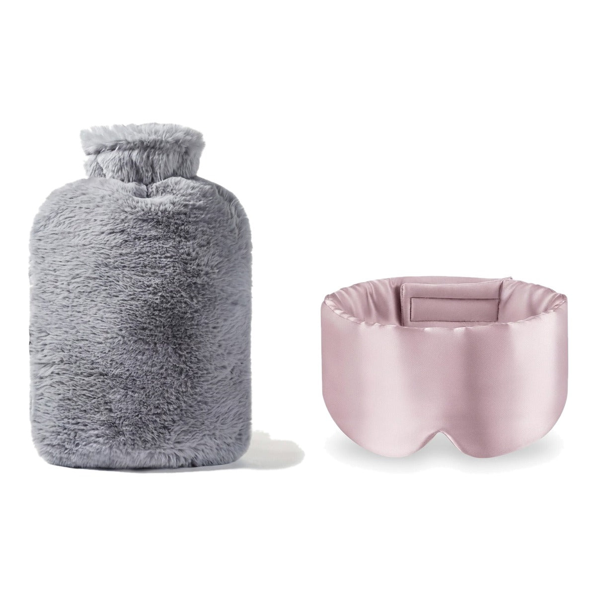 Coffret nuit au chaud : bouillotte en fausse fourrure gris et masque de nuit en soie rose, sur fond blanc
