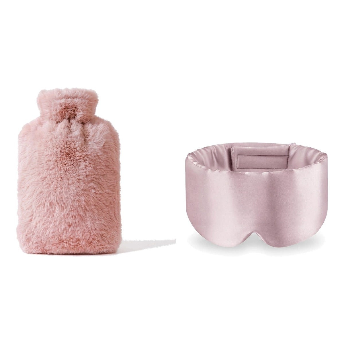 Coffret nuit au chaud : bouillotte en fausse fourrure rose et masque de nuit en soie rose, sur fond blanc