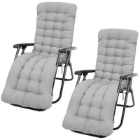 Deux fauteuils inclinables noirs équipés de longs coussins matelassés gris