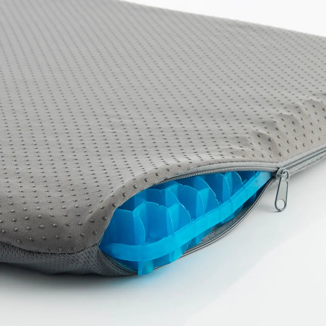 Coussin d'assise bleu et housse grise présentés séparément
