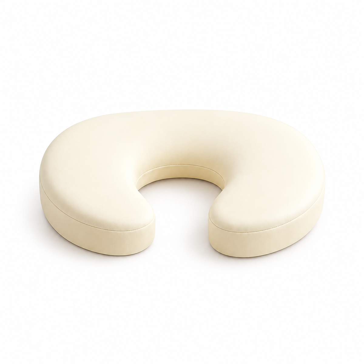 Coussin crème à ouverture centrale et bord ouvert — fond blanc retouché