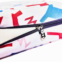 Coussin rehausseur carré à motif géométrique rose et bleu
