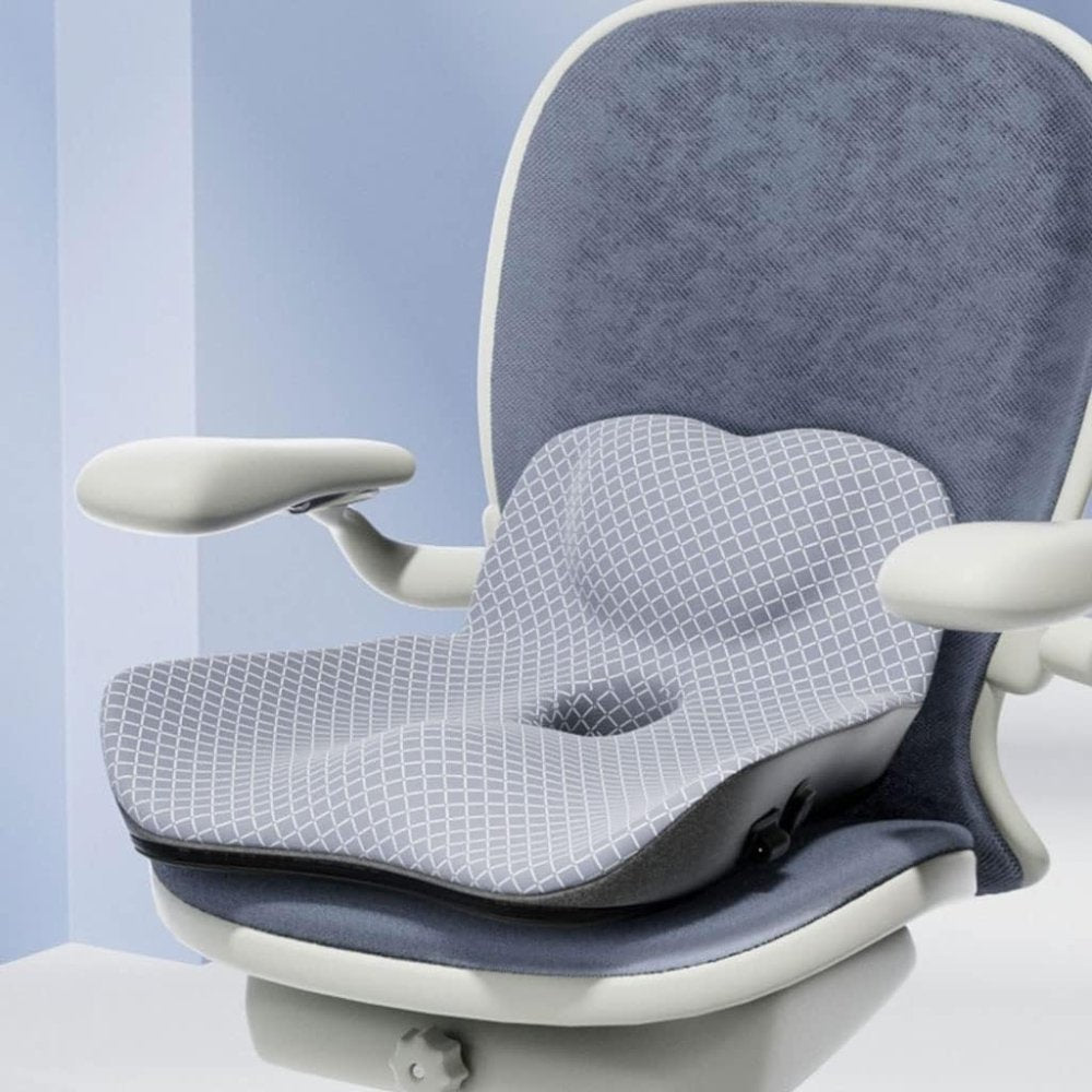 Coussin d'assise gris profilé installé sur une chaise de bureau