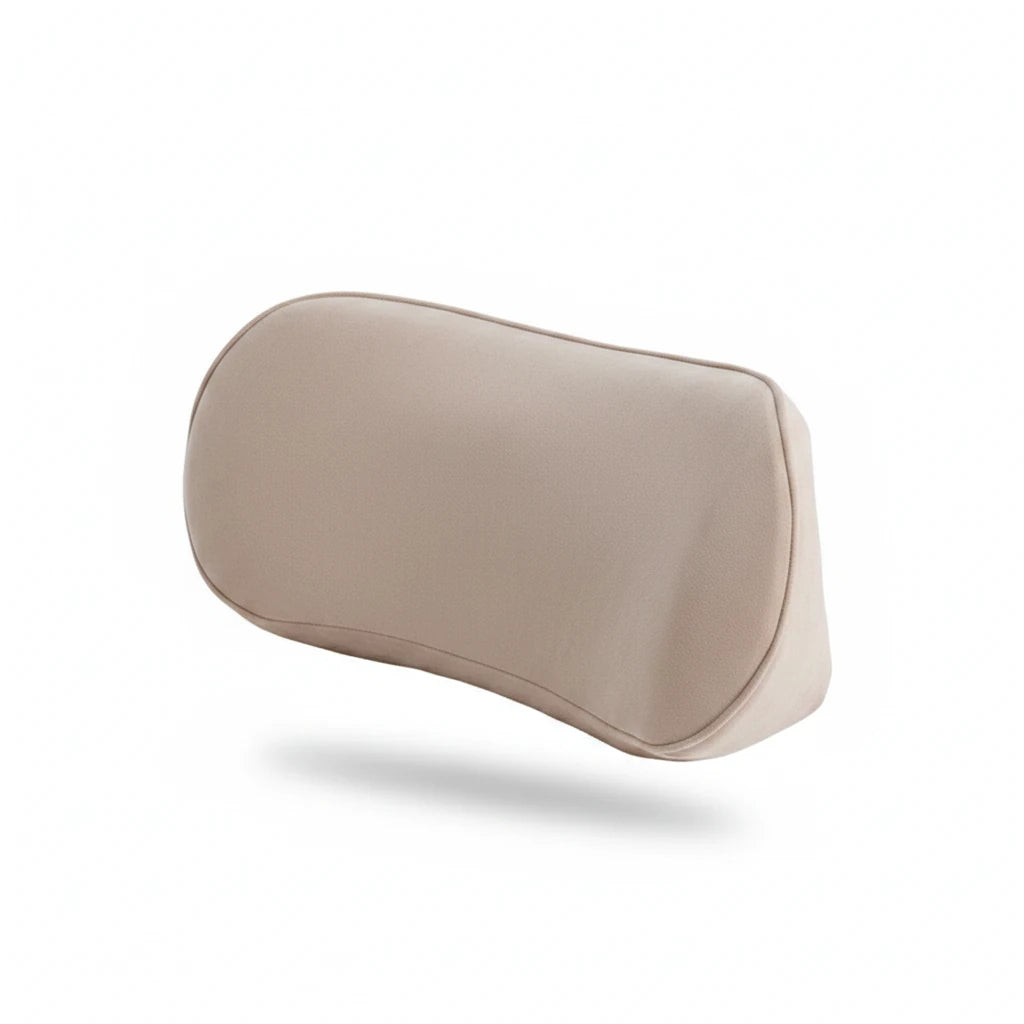 Coussin lombaire compact beige présenté sur fond blanc
