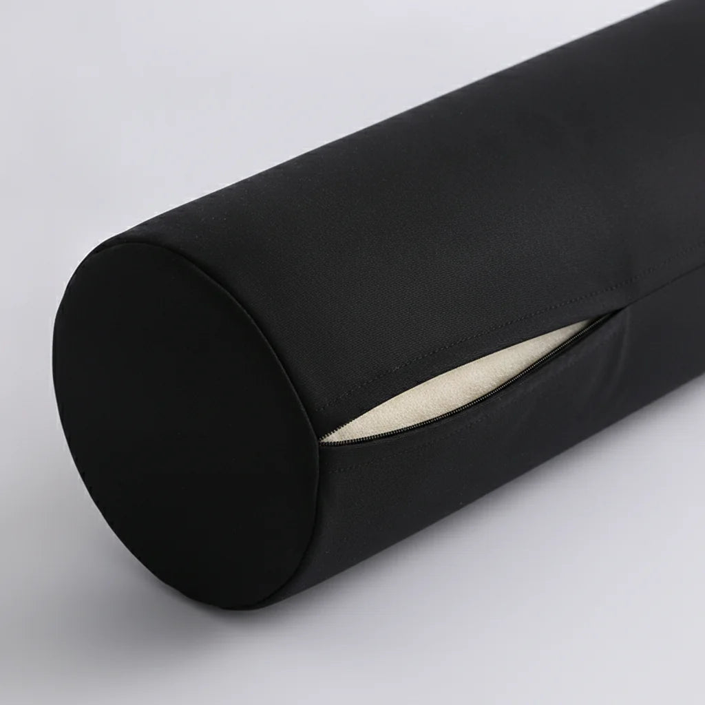 Détail du textile et de la surface d'un traversin cylindrique