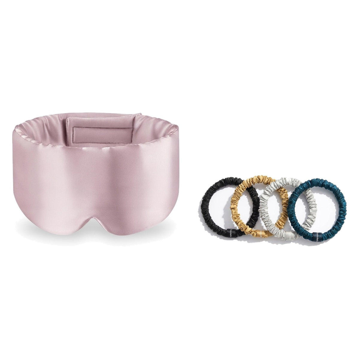 Pack soie de mûrier : masque de nuit rose et 4 chouchous assortiment contraste, sur fond blanc