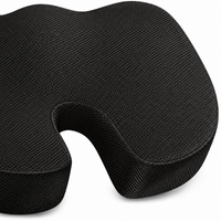 Détail de la maille noire et de la découpe du coussin PostureCore — visuel retouché