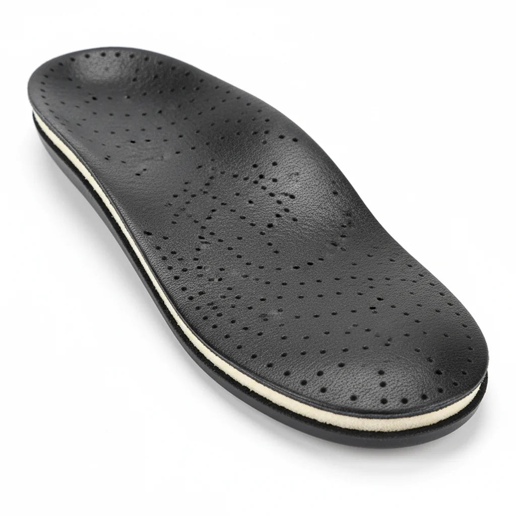 Détail cuir perforé et structure semelle ergonomique | Ergosia